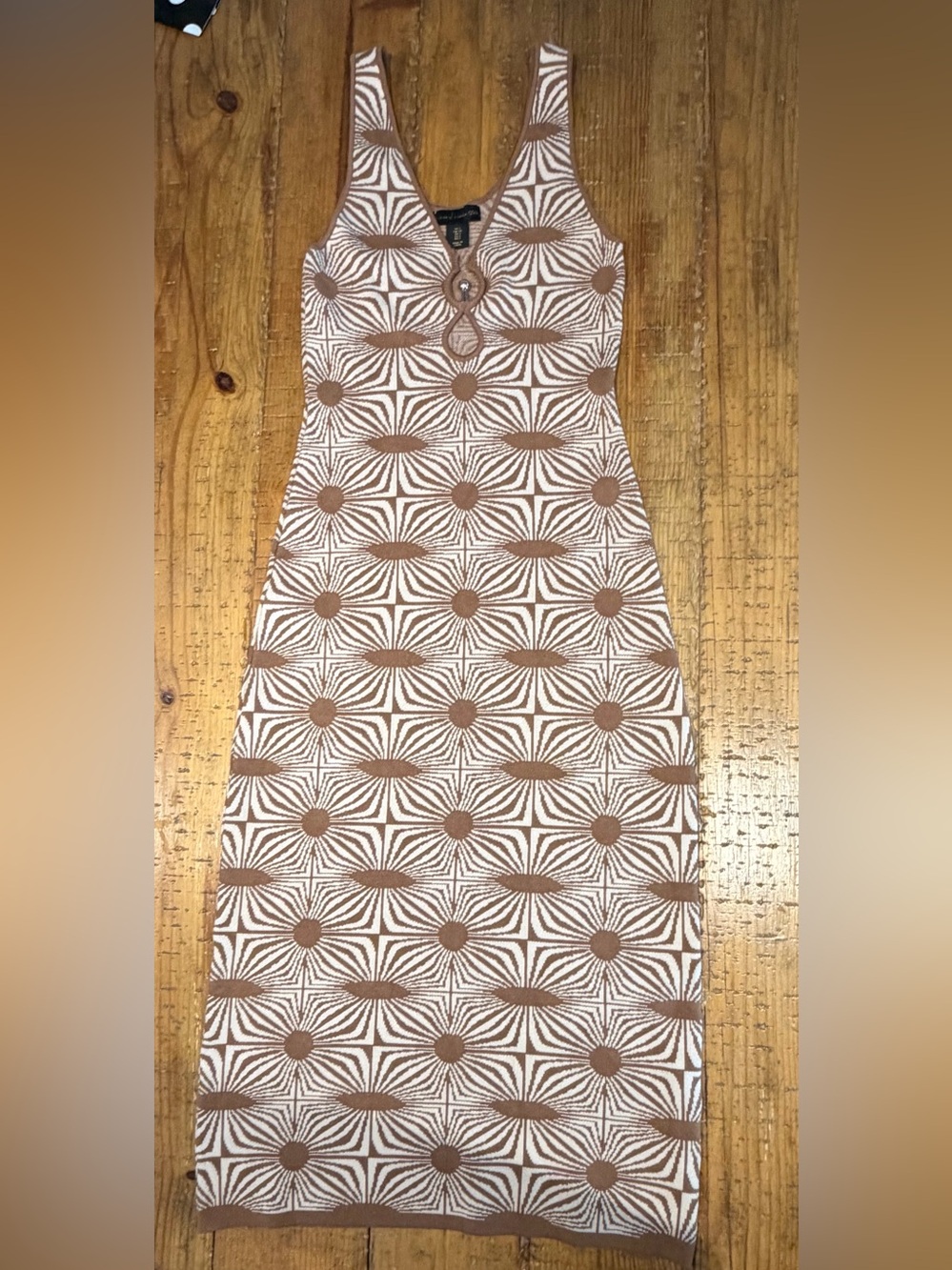 House of Harlow 1960 Brown & Cream Geometric Knit Midi Dress - Picture 9 of 10